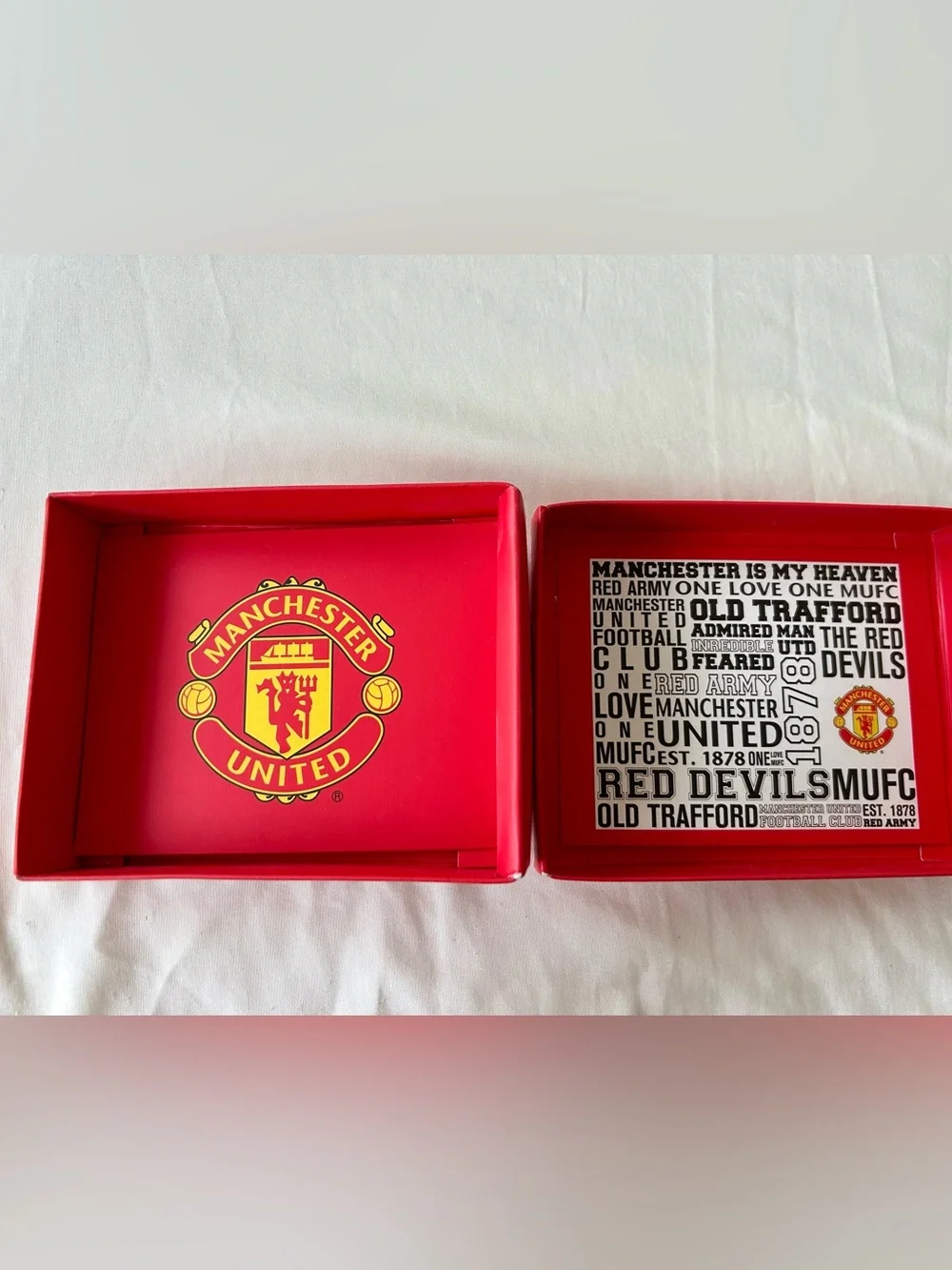 Manchester United official wallet 100% authentic!!